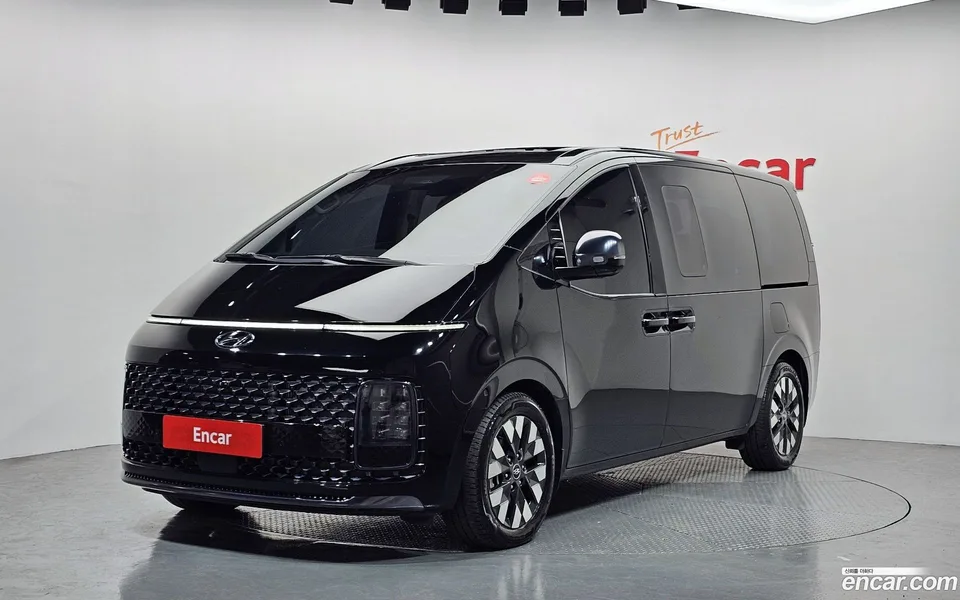 Hyundai Staria 4WD 9 2023 — фото 1, купить с доставкой в Москву