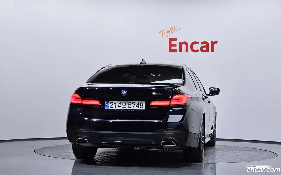 BMW 5 Series 520i M 2023 — миниатюра 4