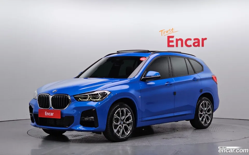BMW X1 xDrive 20i M 2022 — фото 1, купить с доставкой в Москву