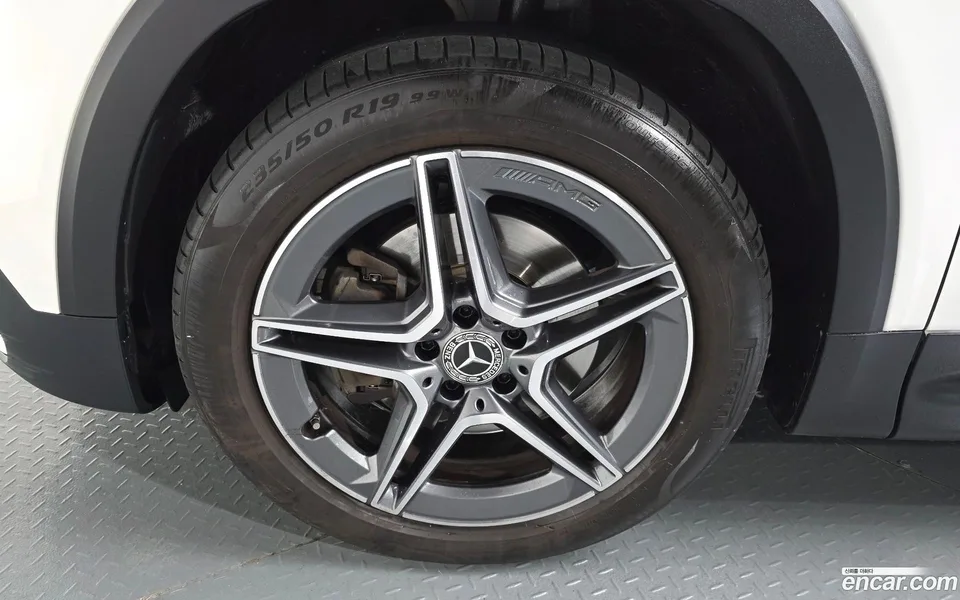 Mercedes-Benz GLB-Class GLB250 4MATIC 2022 — миниатюра 2