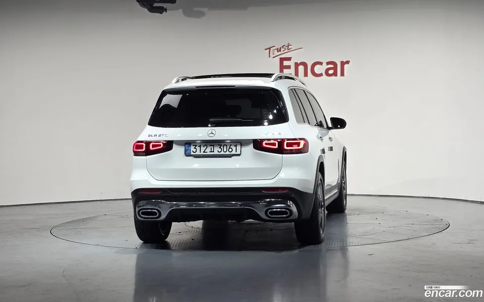 Mercedes-Benz GLB-Class GLB250 4MATIC 2022 — миниатюра 4