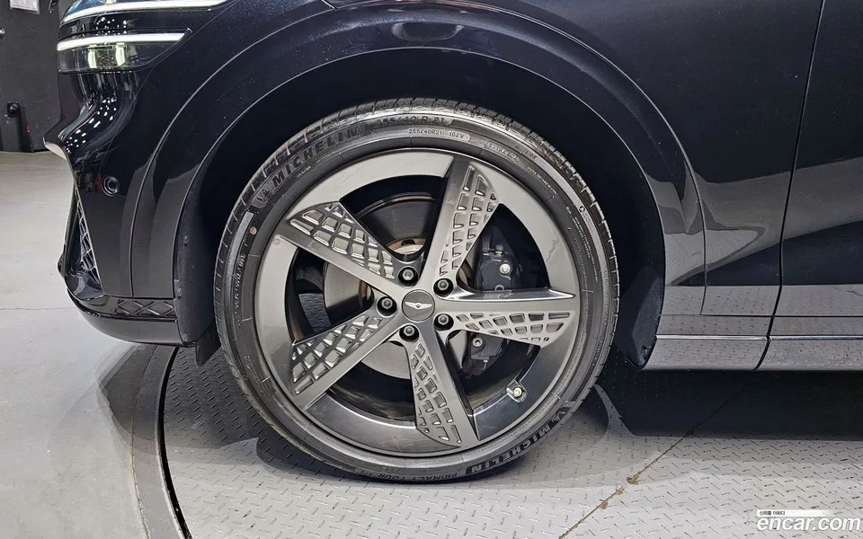 Genesis GV70 2.5T AWD 2023 — миниатюра 2