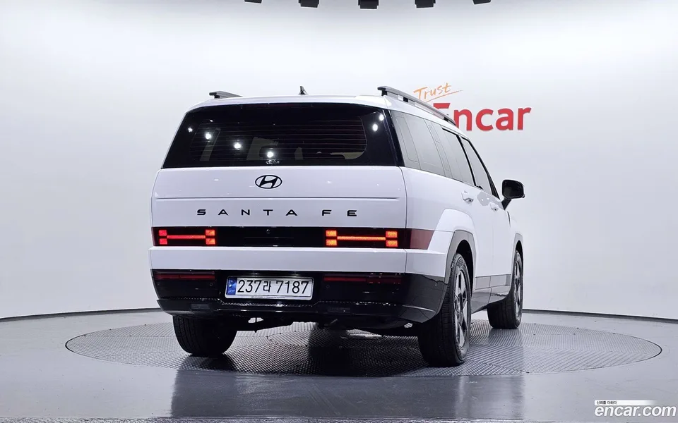 Hyundai SantaFe HEV 1.6 2WD 2023 — миниатюра 4