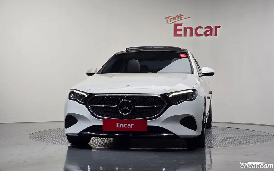 Mercedes-Benz E-Class E200 2024 — миниатюра 3