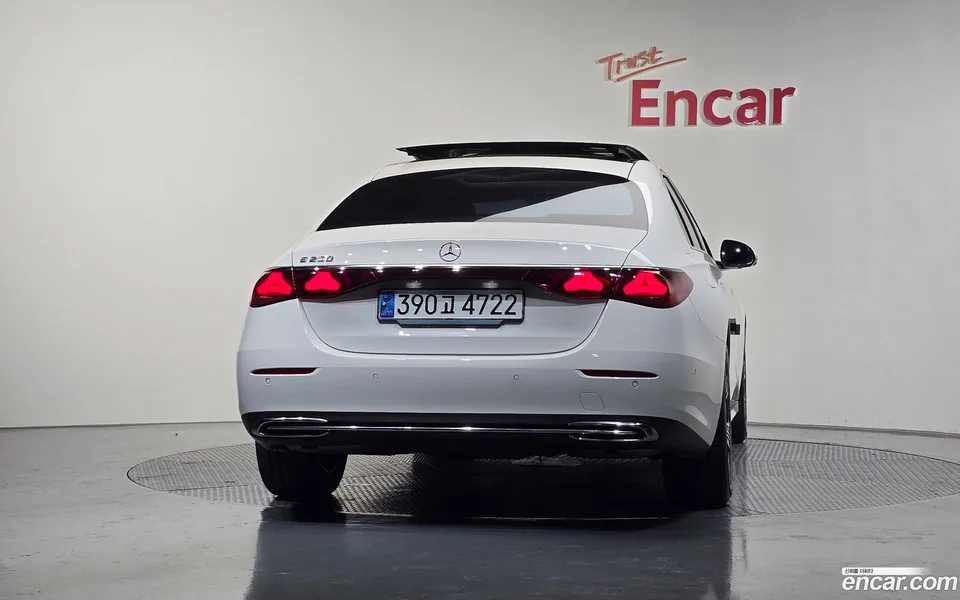 Mercedes-Benz E-Class E200 2024 — миниатюра 4
