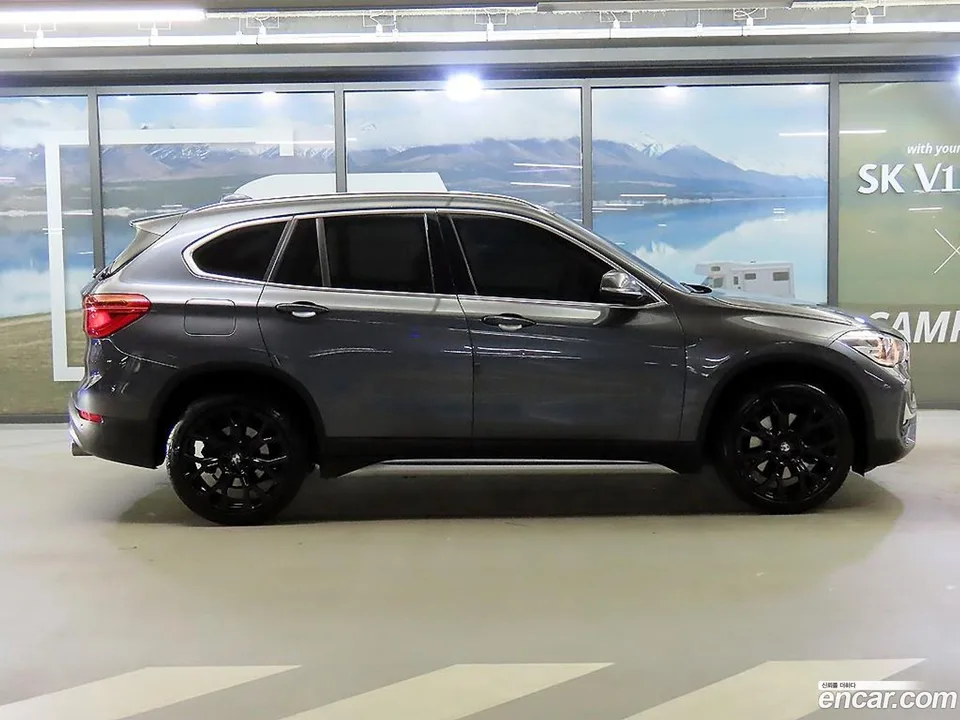 BMW X1 xDrive 20i xLine 2022 — миниатюра 3
