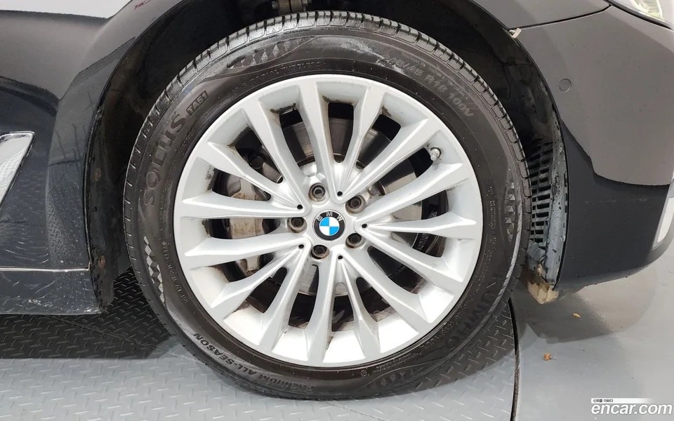 BMW 5 Series 530i 2022 — миниатюра 2