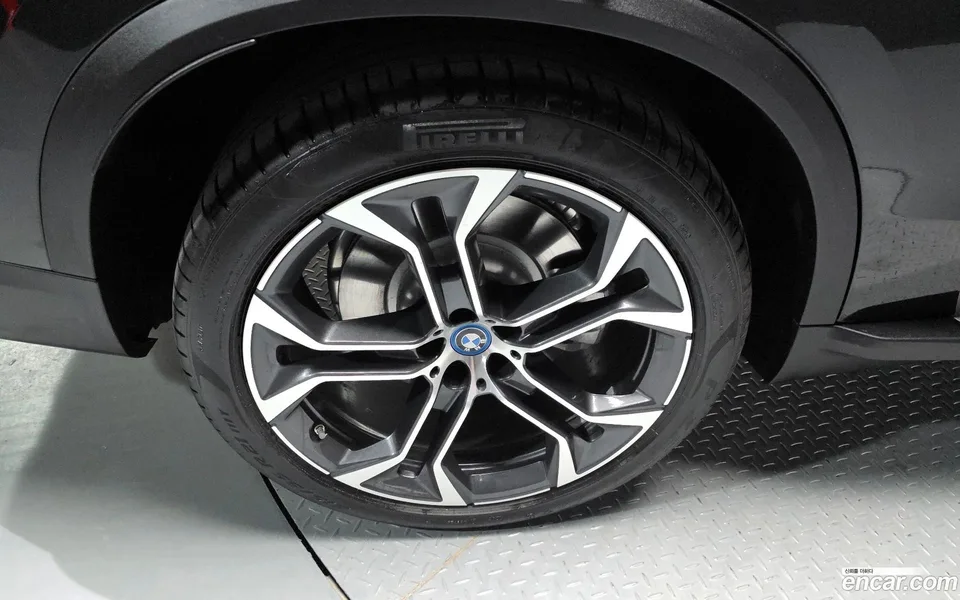 BMW X5 xDrive 50e xLine 2025 — миниатюра 2