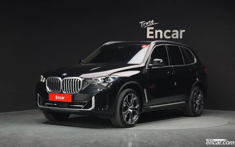 BMW X5 xDrive 50e xLine 2025 — фото 1, купить с доставкой в Москву