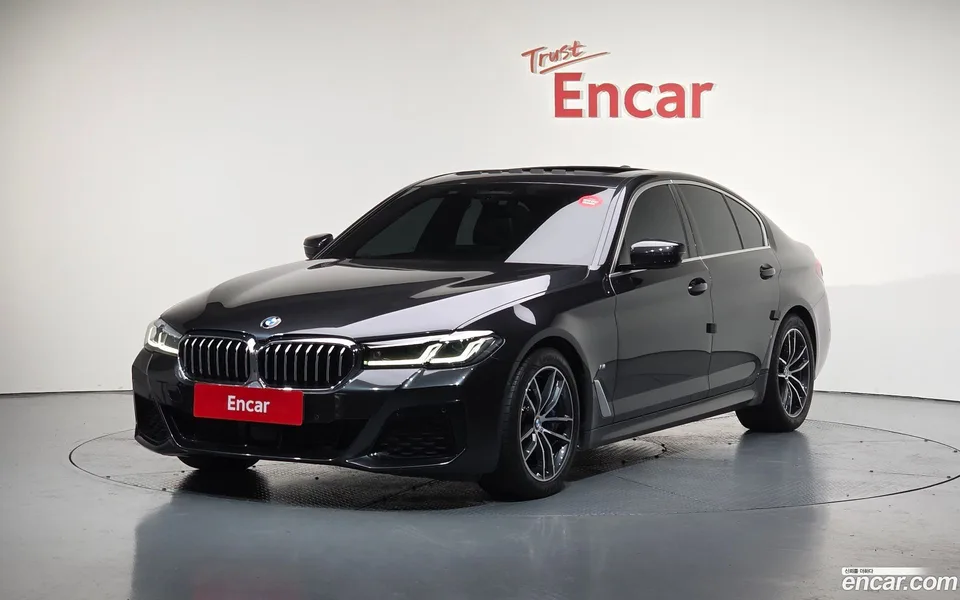 BMW 5 Series 520i M 2022 — фото 1, купить с доставкой в Москву