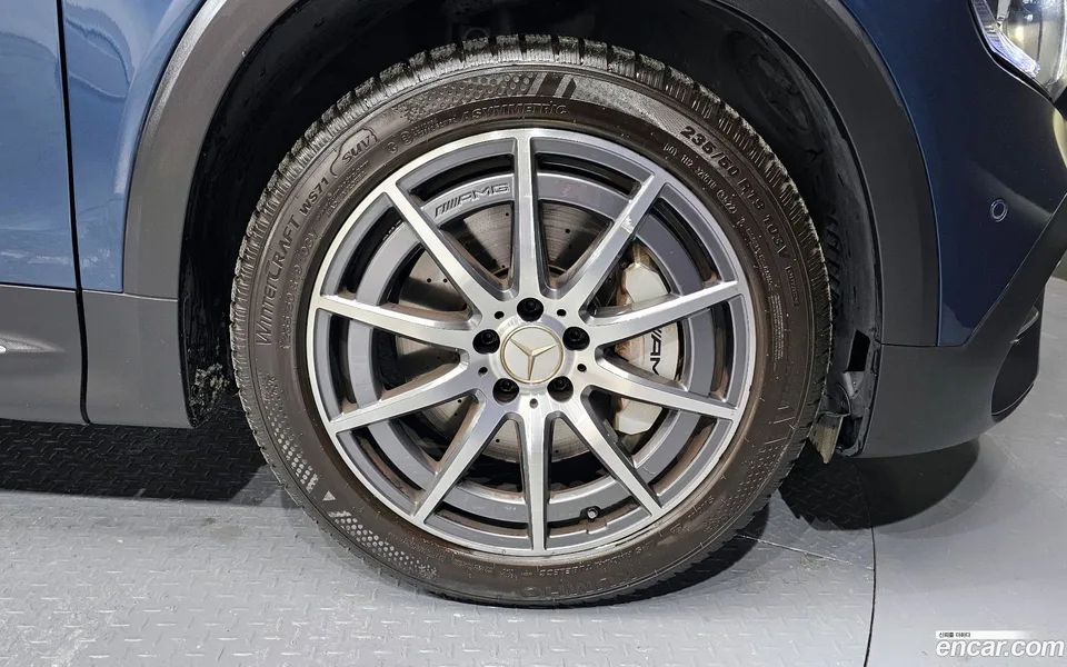 Mercedes-Benz GLB-Class AMG GLB35 4MATIC 2022 — миниатюра 2