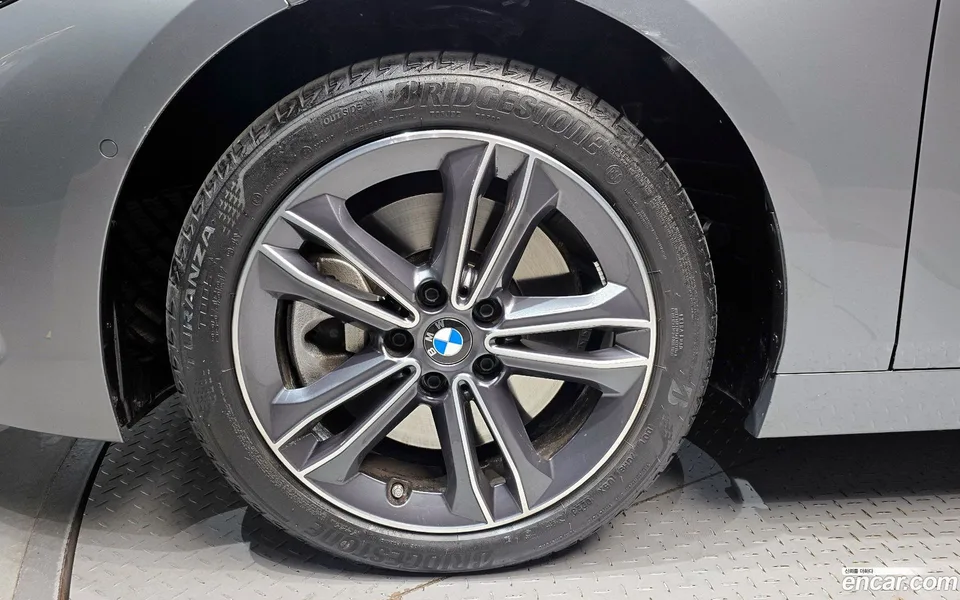 BMW 1 Series 120i 2023 — миниатюра 5