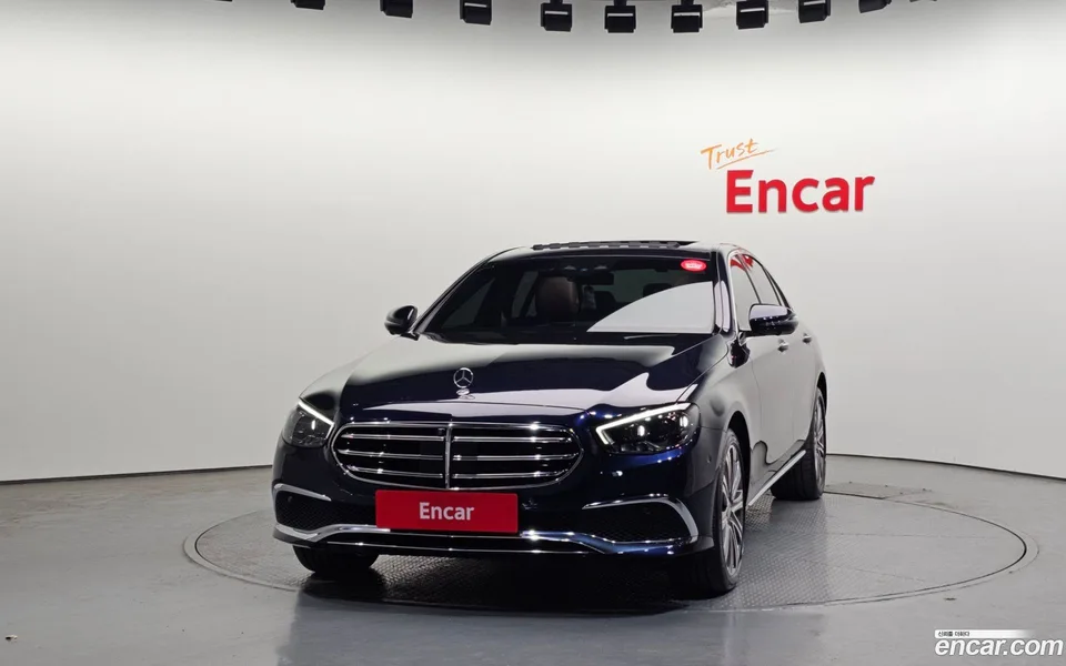 Mercedes-Benz E-Class E300e 4MATIC 2022 — миниатюра 3