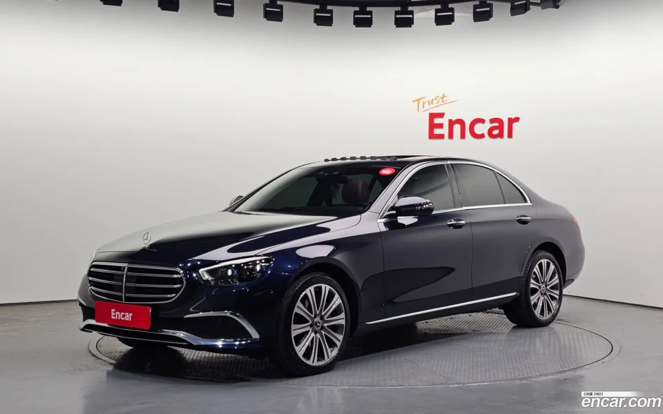 Mercedes-Benz E-Class E300e 4MATIC 2022 — фото 1, купить с доставкой в Москву
