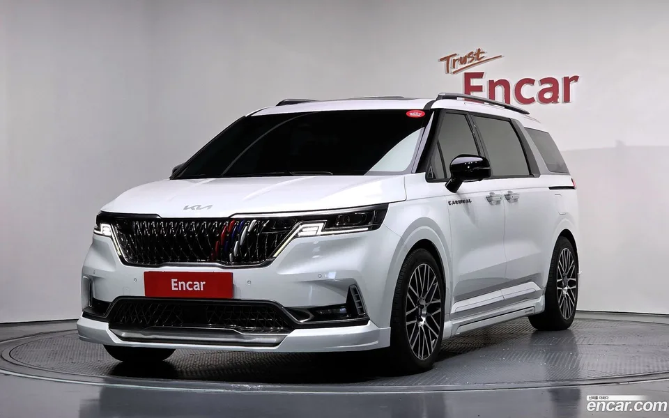 Kia Carnival 7 2022 — фото 1, купить с доставкой в Москву