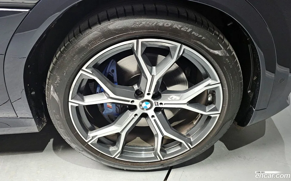BMW X6 xDrive40i M 2022 — миниатюра 2