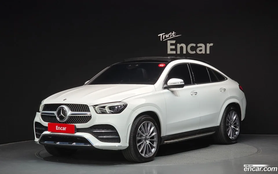 Mercedes-Benz GLE-Class GLE400d 4MATIC 2023 — фото 1, купить с доставкой в Москву