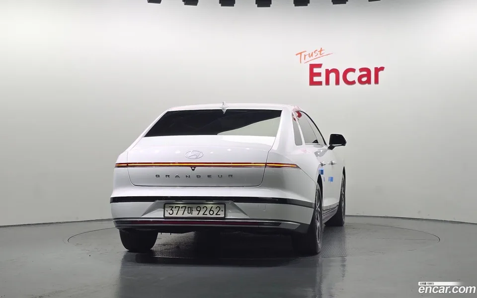 Hyundai Grandeur Hybrid 2023 — миниатюра 4
