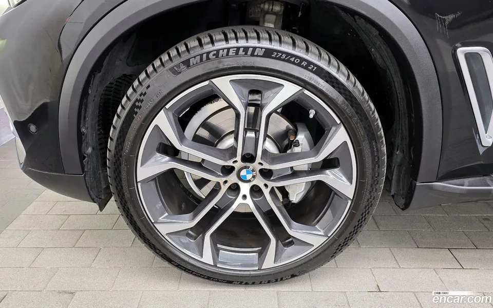BMW X5 xDrive 40i xLine 2023 — миниатюра 5