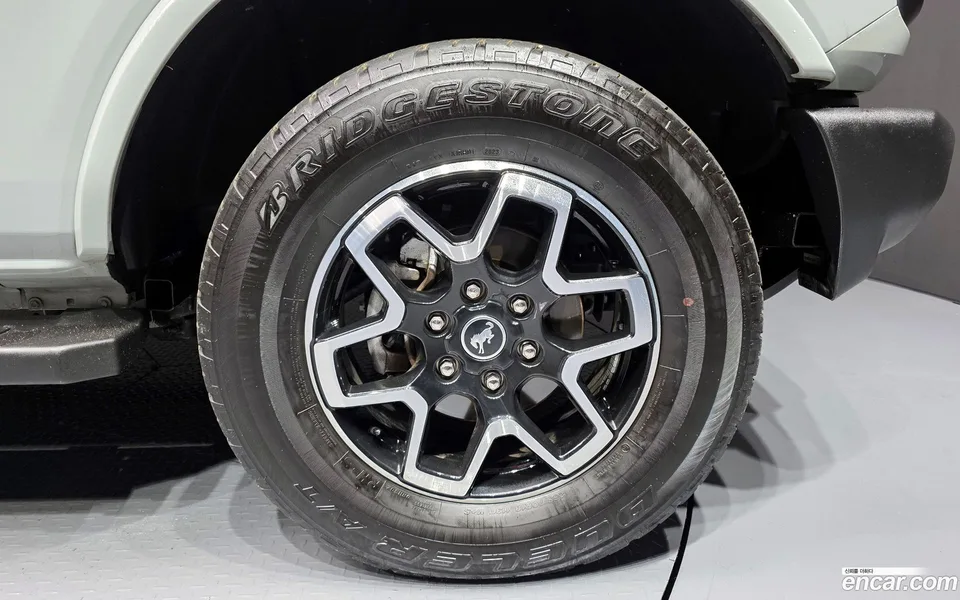 Ford Bronco 2.7 2023 — миниатюра 2