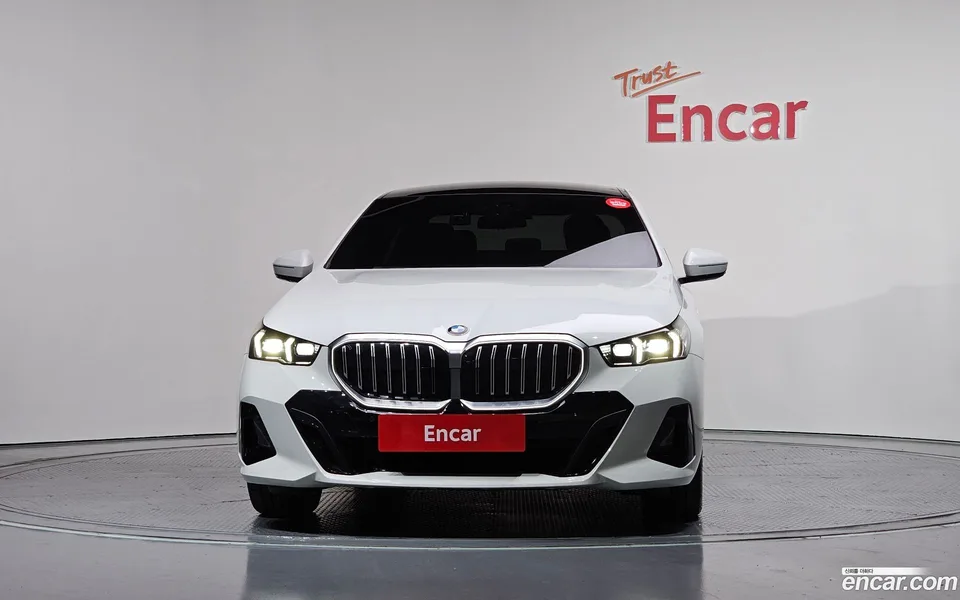BMW 5 Series 520i M 2025 — миниатюра 3