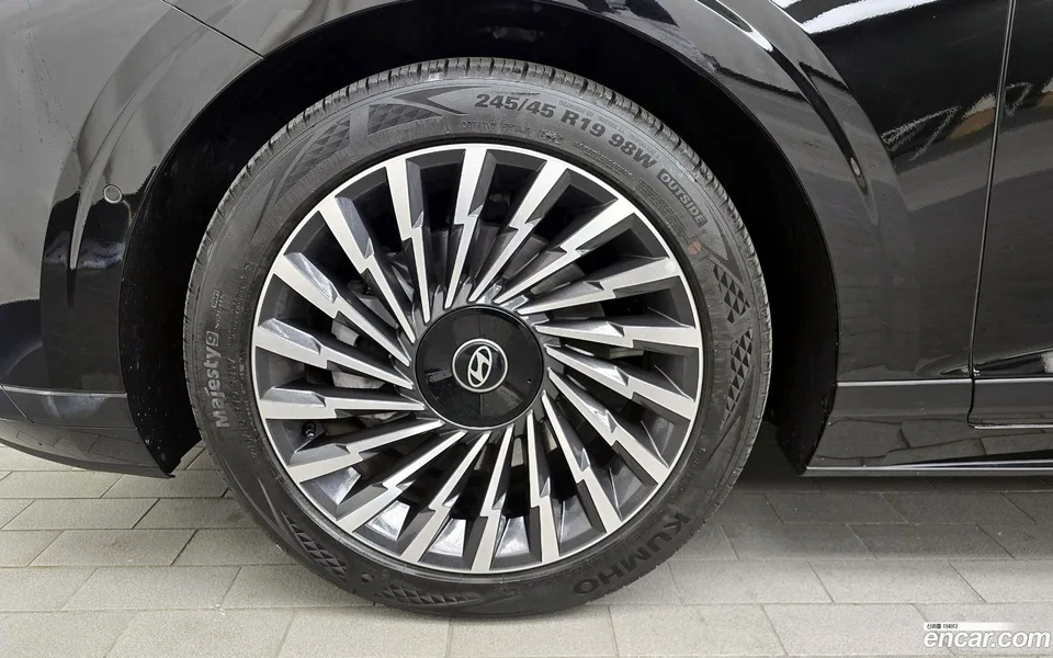 Hyundai Grandeur 2.5 2WD 2024 — миниатюра 2