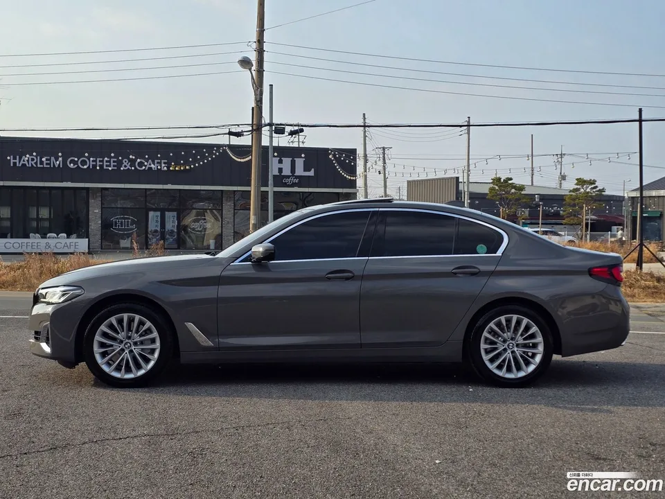 BMW 5 Series 530i 2022 — миниатюра 3