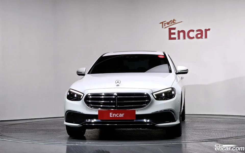 Mercedes-Benz E-Class E350 4MATIC 2023 — миниатюра 3