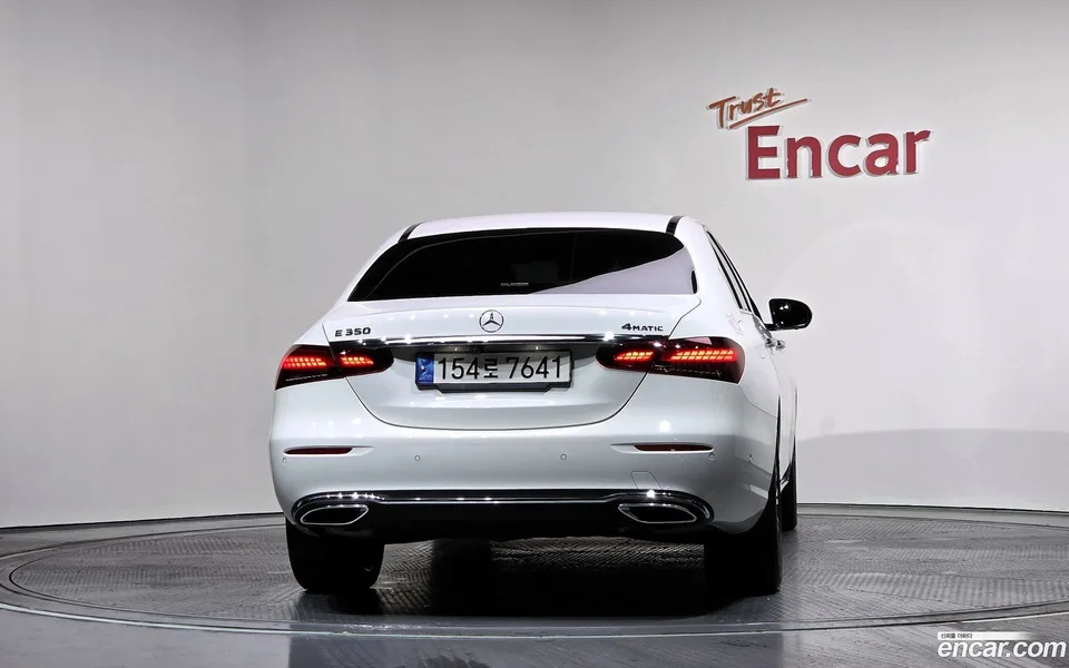 Mercedes-Benz E-Class E350 4MATIC 2023 — миниатюра 4