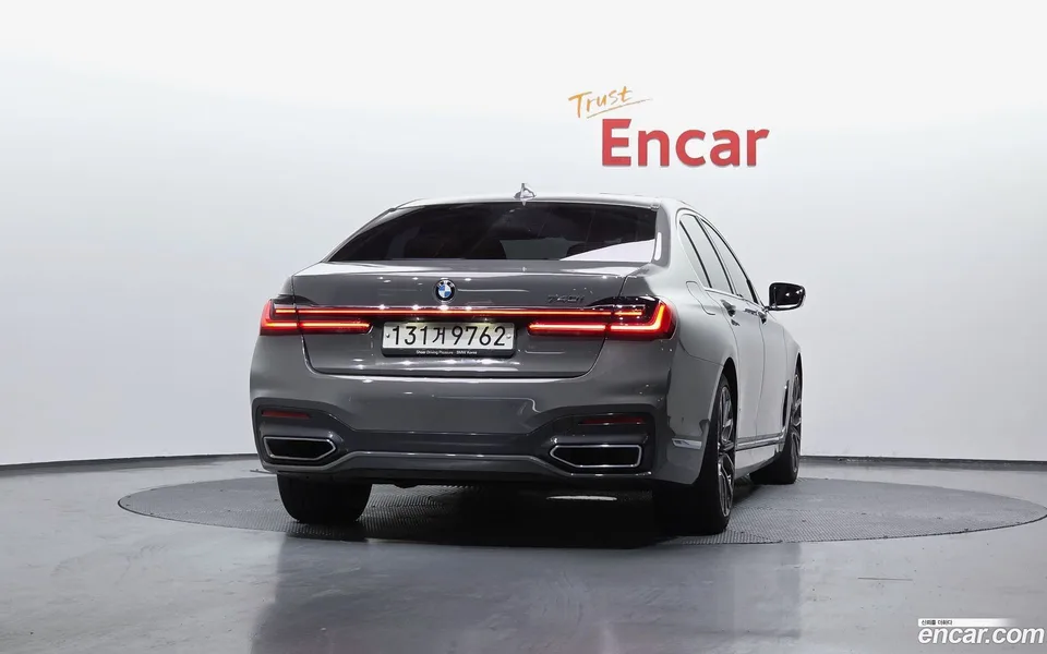 BMW 7 Series 740i M 2022 — миниатюра 4