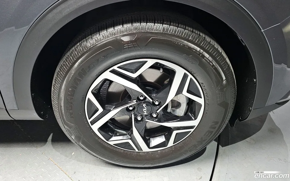 Kia Sportage 1.6 2WD 2023 — миниатюра 4