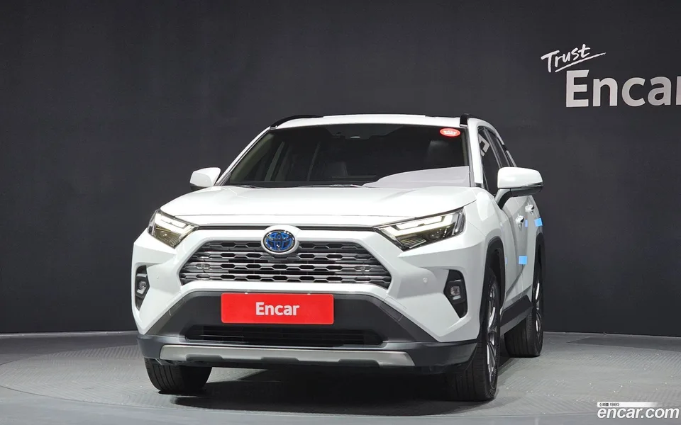 Toyota RAV4 2.5 4WD LTD 2024 — миниатюра 3