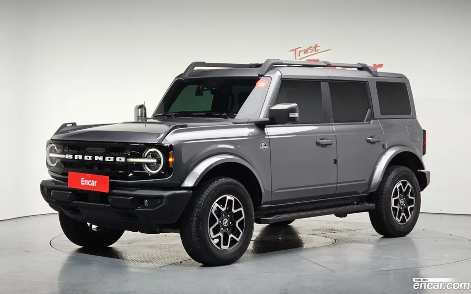 Ford Bronco 2.7 2022 — фото 1, купить с доставкой в Москву