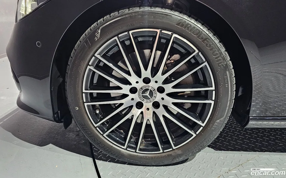 Mercedes-Benz C-Class C300 4MATIC 2024 — миниатюра 2
