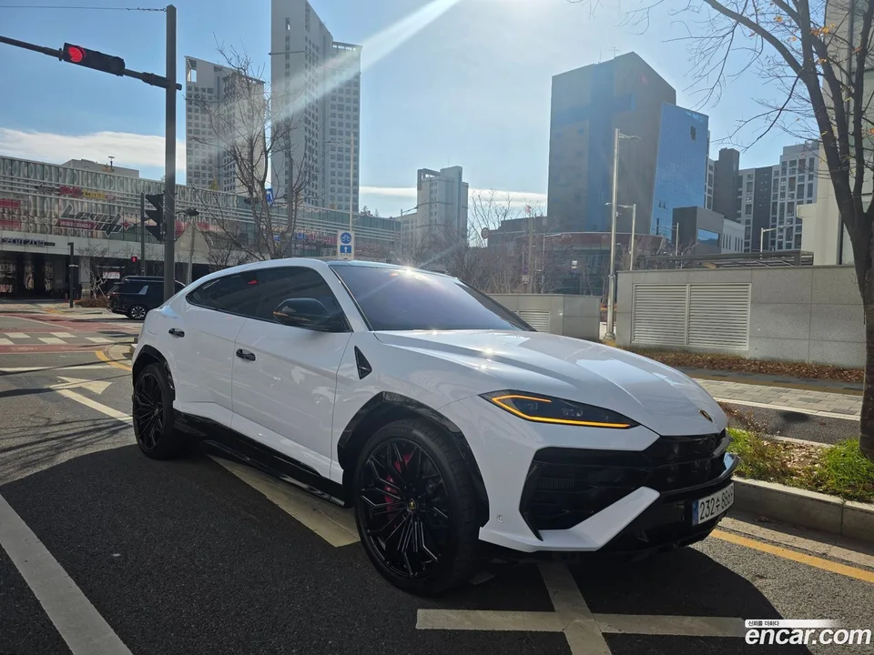 Lamborghini Urus 4.0 V8 SE 2025 — миниатюра 4