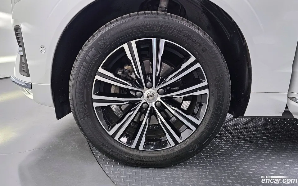Volvo XC60 B5 2022 — миниатюра 2