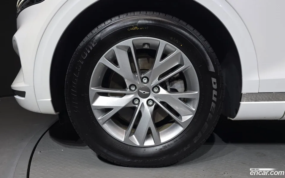 Genesis GV70 2.5T 2WD 2023 — thumbnail 5