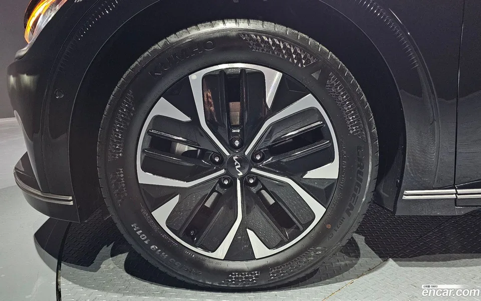 Kia EV6 2022 — миниатюра 2