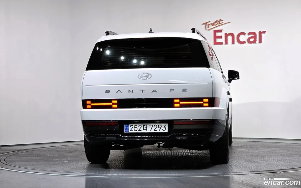 Hyundai SantaFe HEV 1.6 2WD 2023 — миниатюра 4
