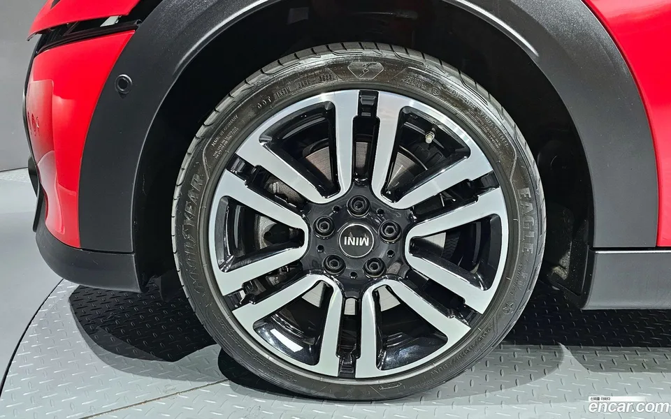 MINI Cooper S 5 2024 — миниатюра 2