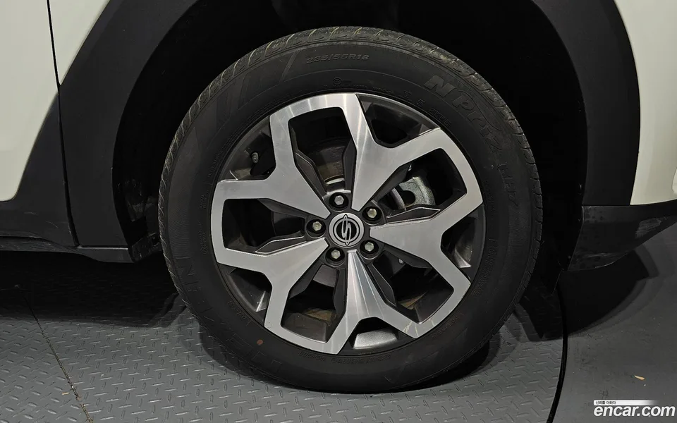 KG Mobility Torres 1.5 2WD 2023 — thumbnail 5
