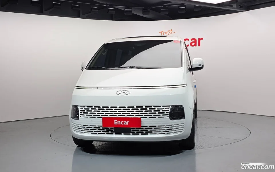 Hyundai Staria 9 2023 — миниатюра 3