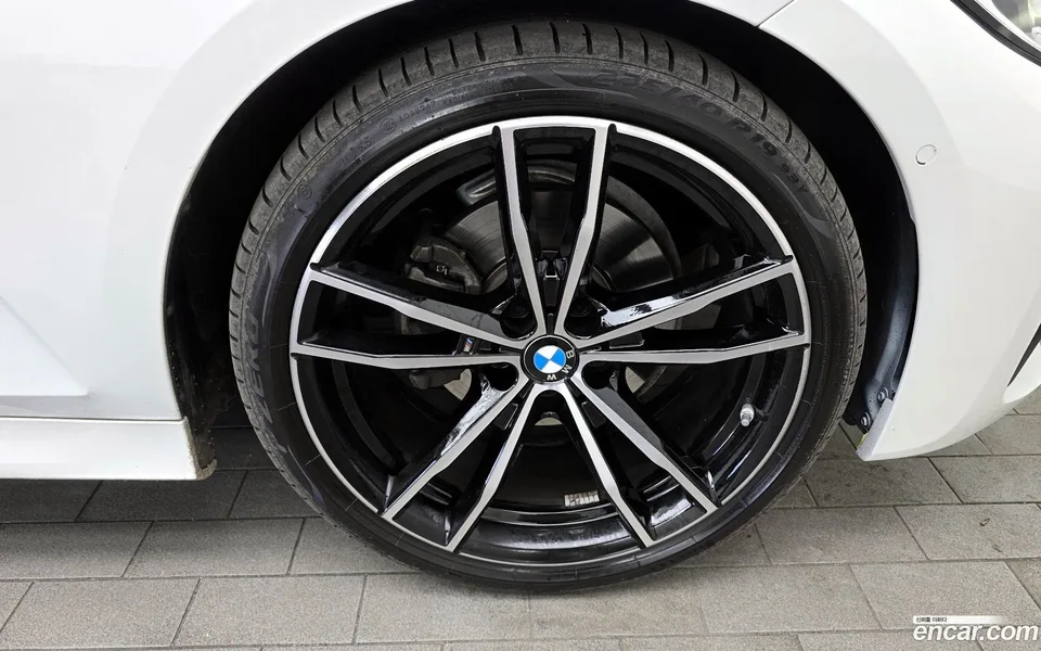 BMW 3 Series 320i M 2022 — миниатюра 2