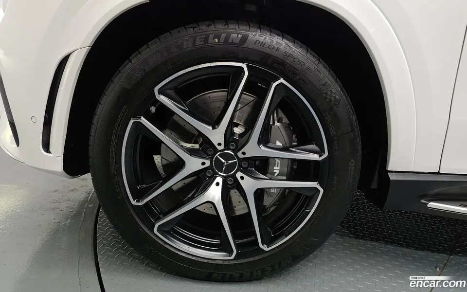 Mercedes-Benz GLE-Class AMG GLE53 4MATIC+ 2023 — миниатюра 2