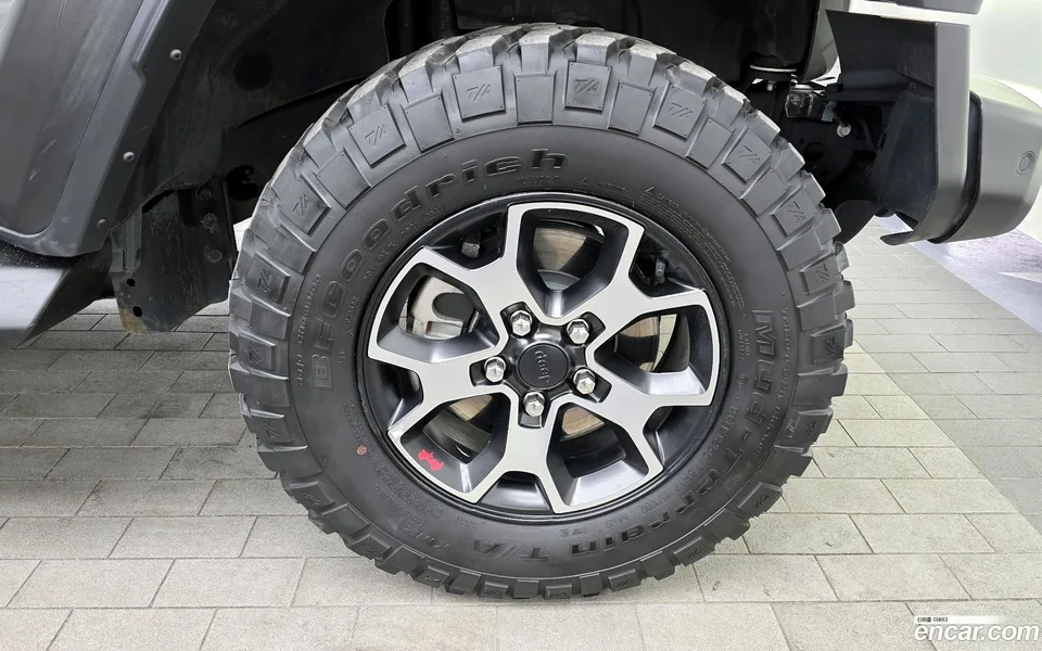 Jeep Wrangler 2.0 4 2023 — миниатюра 2