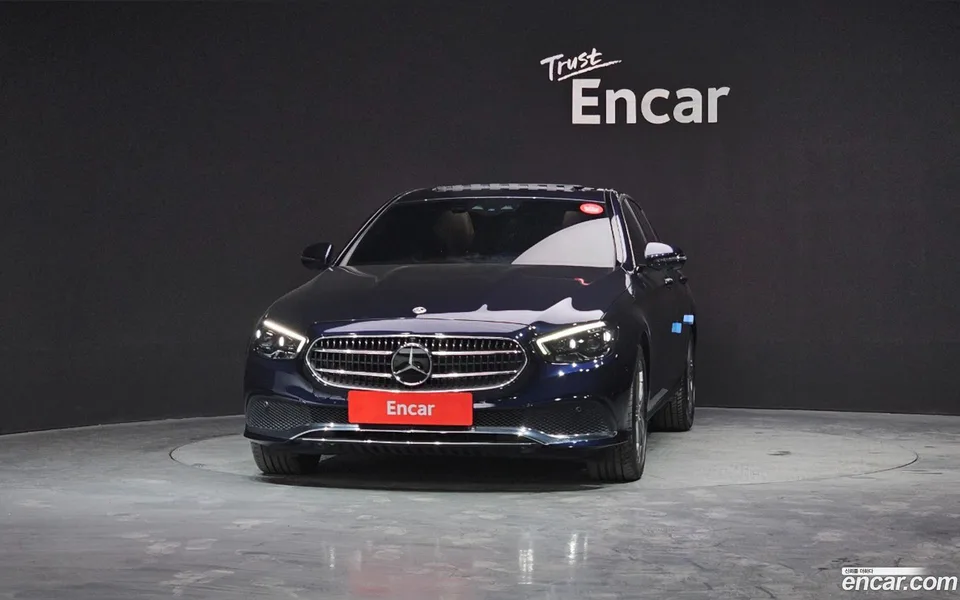 Mercedes-Benz E-Class E350 4MATIC 2022 — миниатюра 3
