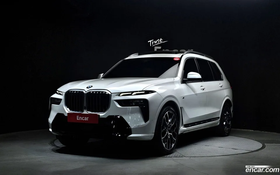 BMW X7 xDrive 40i M 6 2024 — фото 1, купить с доставкой в Москву