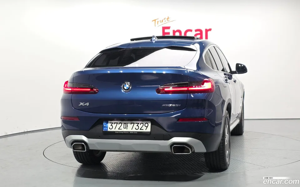 BMW X4 xDrive20i xLine 2022 — миниатюра 4