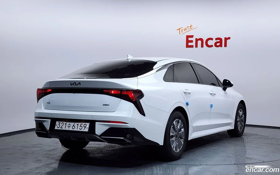 Kia K5 Hybrid 2023 — миниатюра 2