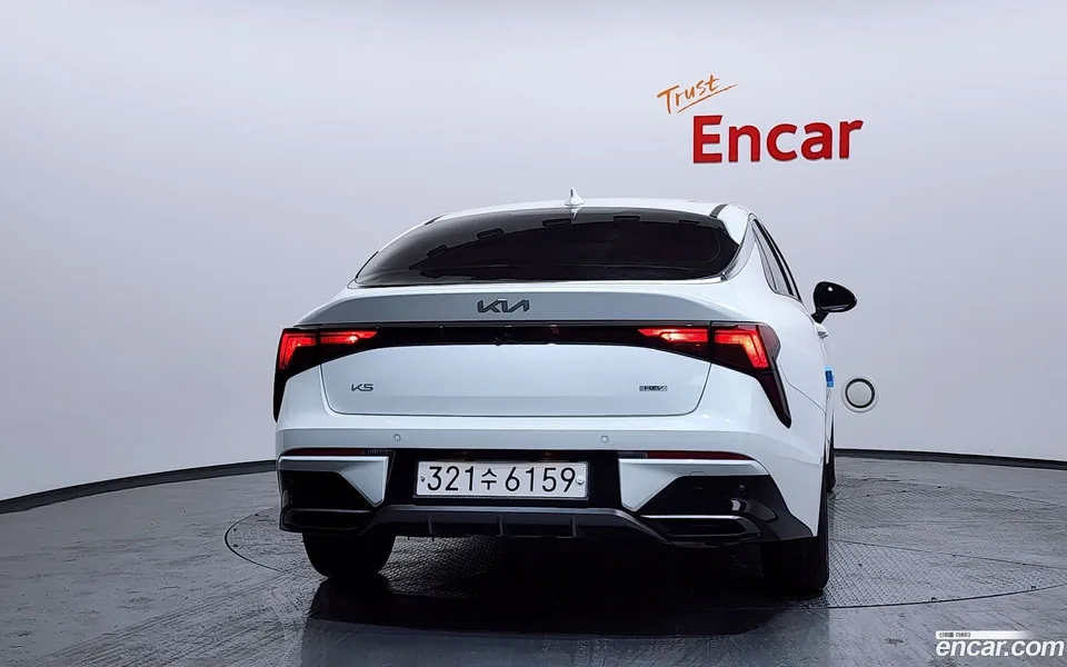 Kia K5 Hybrid 2023 — thumbnail 4